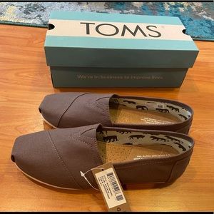 New Toms classic in grey.
